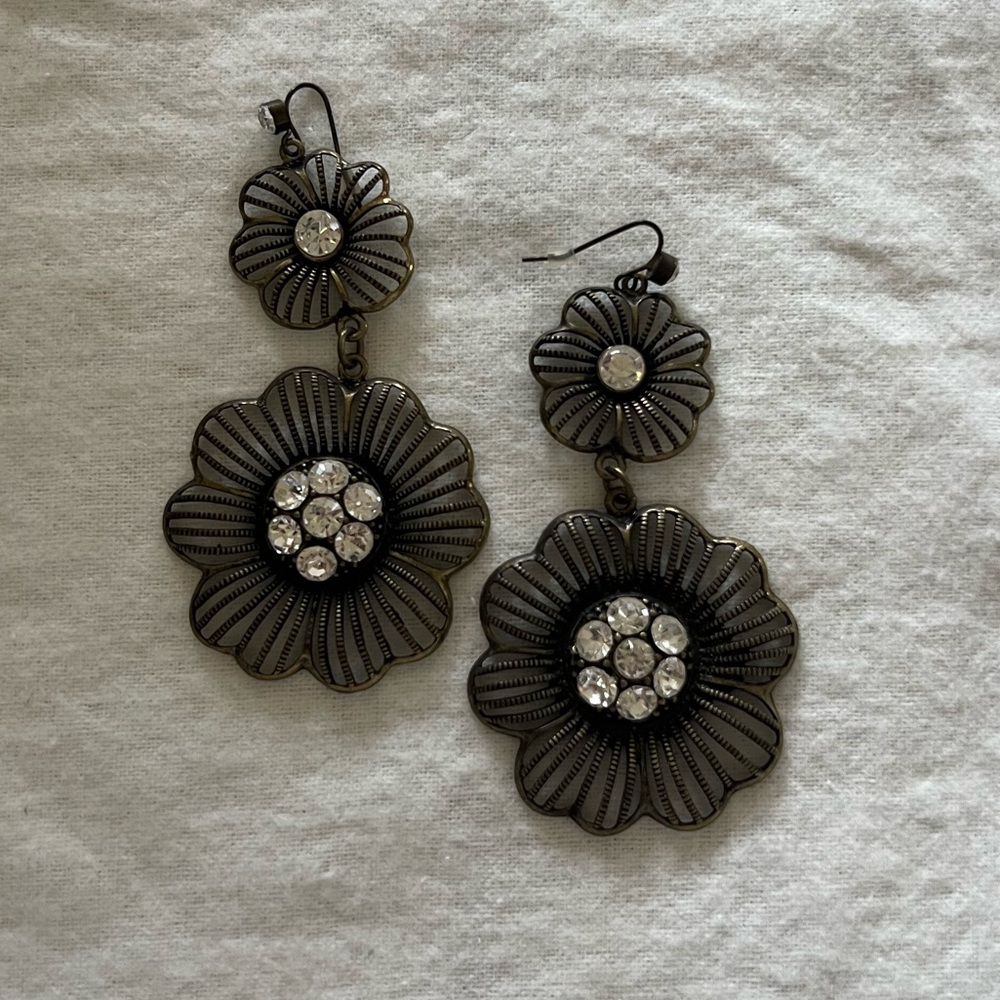 Beautiful Flower Statement Earrings With Crystals - image 2